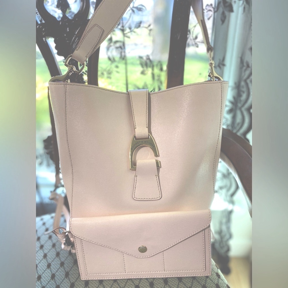 🔥🔥😊NWOT Dooney Bourke Set Soft Light Pink Leather Purse & Wallet Clutch Set